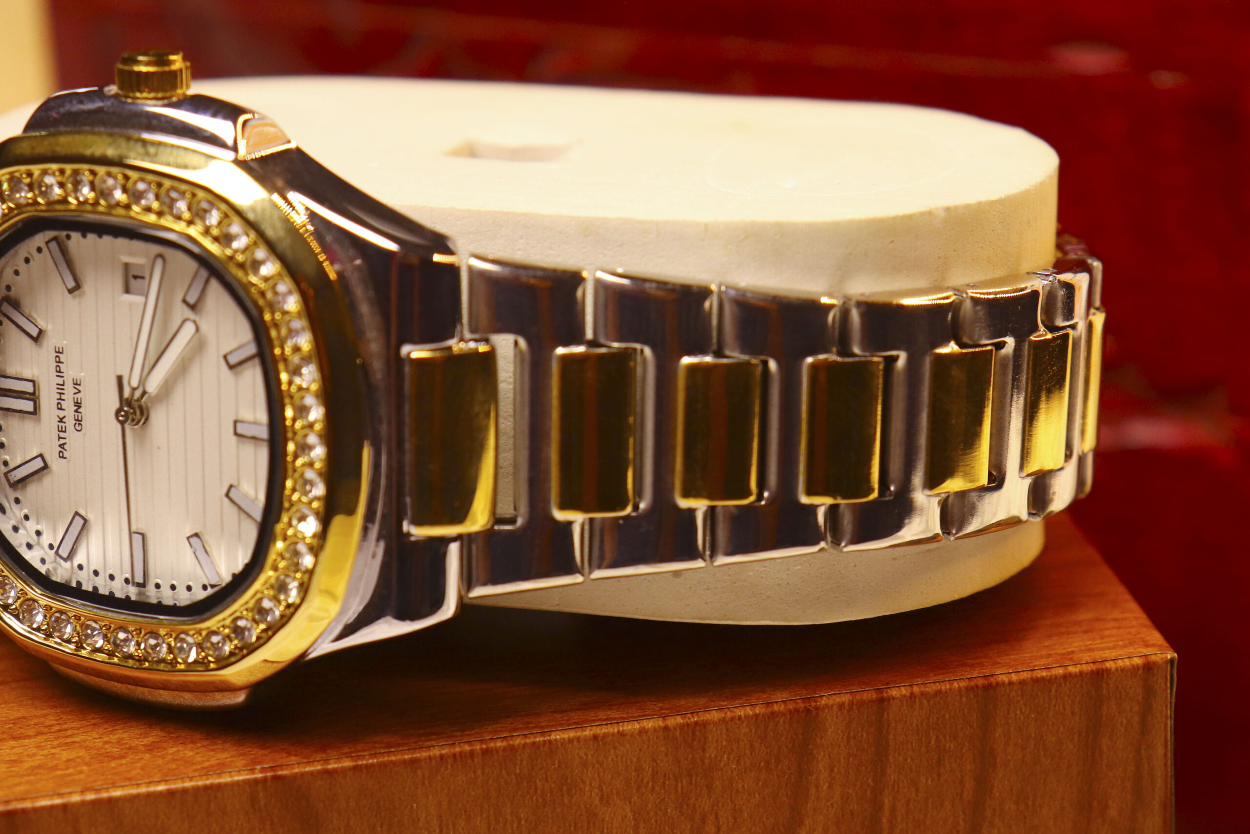 Patek Philippe Nautilus : A Diamond-Kissed Masterpiece