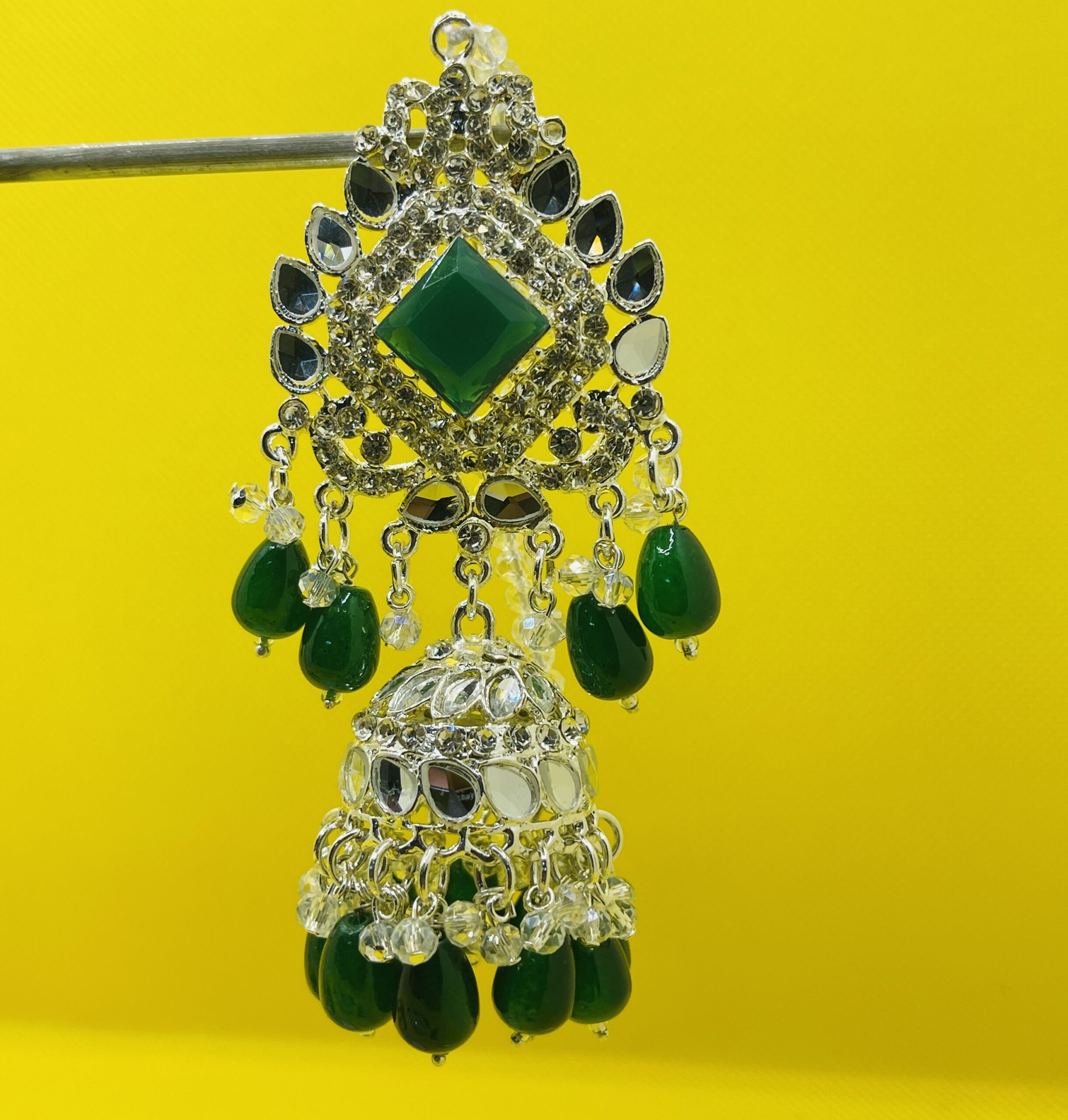 Emerald Green Bridal Jhumka Earrings & Headpiece kundan Set - Traditional Pakistani/Indian Jewelry